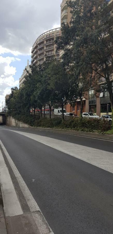 Angle Du Canal Toulouse Luaran gambar
